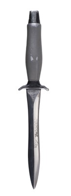 Lot 79 - Gerber Knife. A Gerber MkII "Combat" Knife, serial number '017526', 1970
