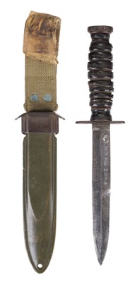 Lot 76 - Fighting Knife. WWII American M3 fighting knife dated 1943