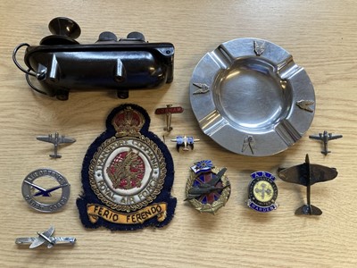 Lot 278 - Aviation Badges. A mixed collection of badges including a De Havilland silver gilt badge etc