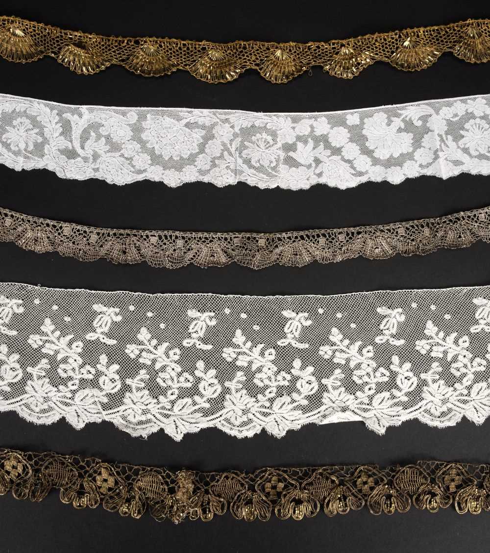 Lot 660 - Lace. A large quantity of lace, 18th-20th century