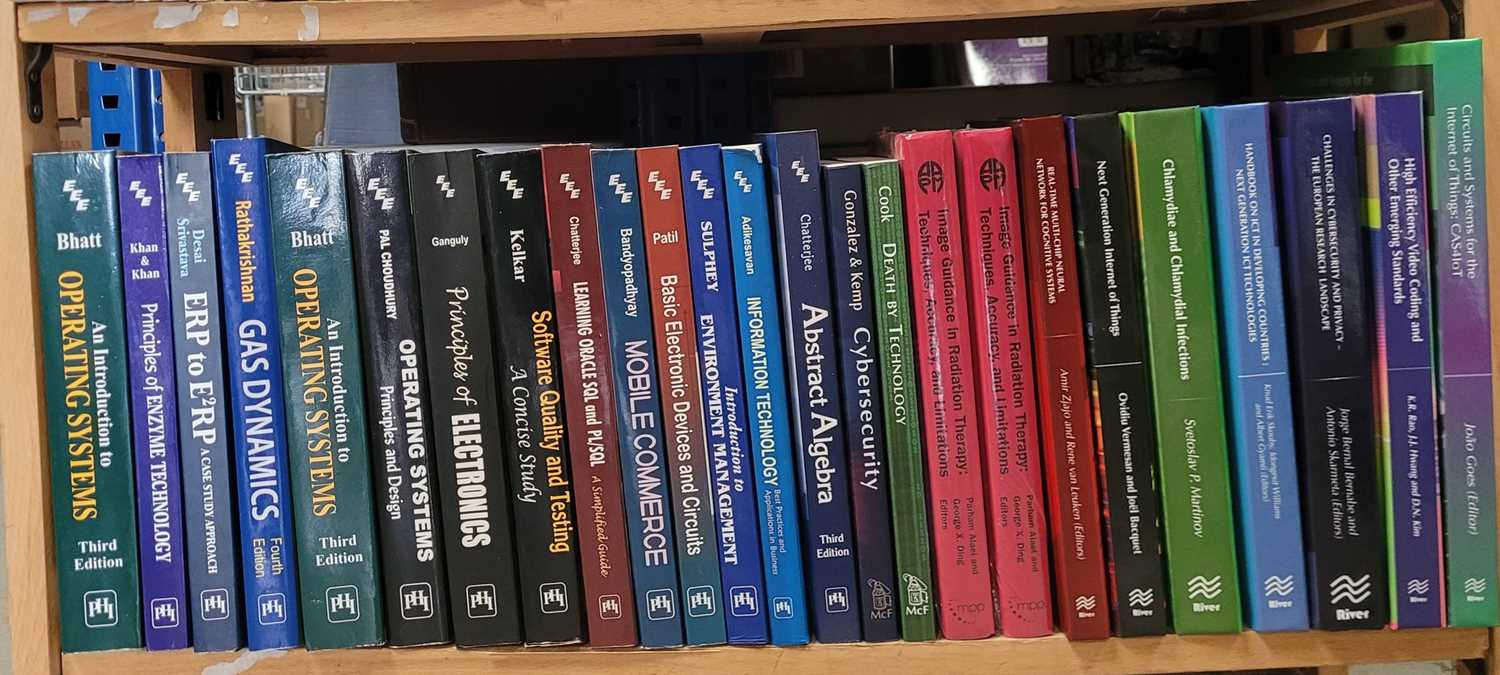 Lot 392 - Maths, Science & Computer. A large