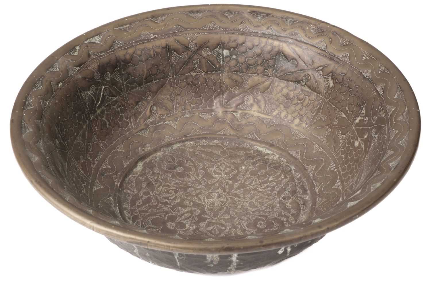 Lot 436 - Arts and Crafts Movement. A hammered brass bowl circa 1900