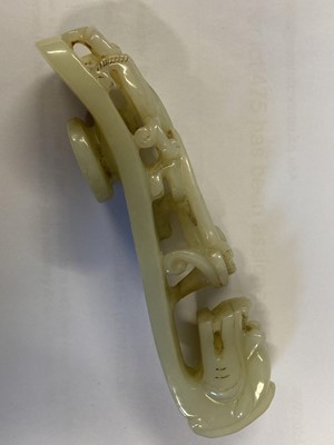 Lot 480 - Jade. A Chinese jade belt hook