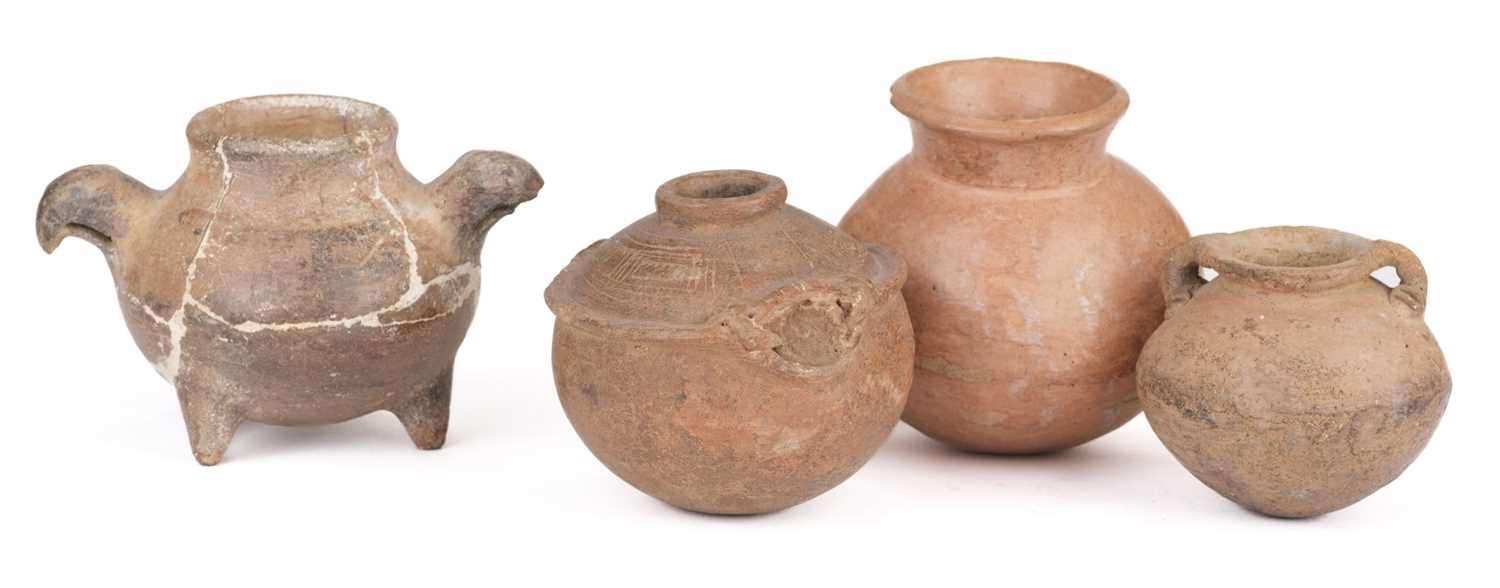 Lot 471 - Pre Columbian. A small collection of pre columbian terracotta pots