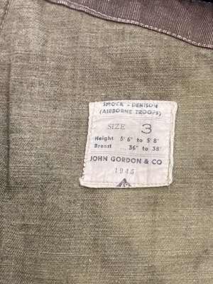 Lot 360 - Denison Smock. A WWII Airborne Troops Denison smock dated 1945