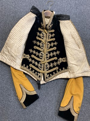 Lot 382 - Skinner's Horse. An interwar period Indian Cavalry jacket and waistcoat belonging to R.P. Prentice