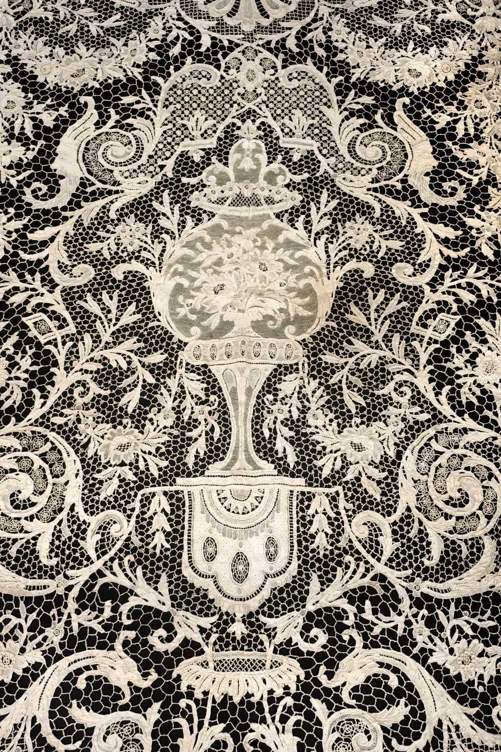 Lot 745 - Lace Bedcover. A fine Point de Venise coverlet, possibly Continental, 19th century