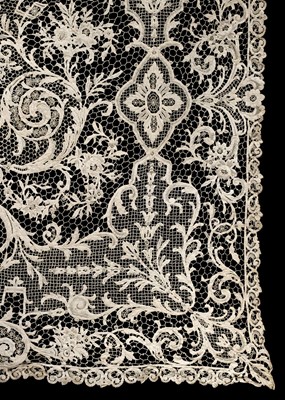 Lot 745 - Lace Bedcover. A fine Point de Venise coverlet, possibly Continental, 19th century