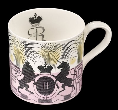 Lot 372 - Ravilious (Eric, 1903-1942). A 1953 Elizabeth II Coronation pottery mug