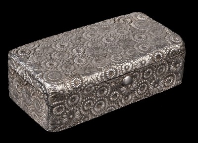 Lot 162 - Ring Box. A Japanese silver ring box by Sanju Saku, Meiji Period (1868-1912)