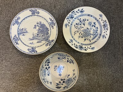Lot 599 - Nanking Cargo. A Chinese 'Batavia Ware' blue and white porcelain bowl and plates