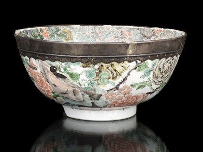 Lot 35 - Punch Bowl. A Chinese famille verte punch bowl, Kangxi period (1662 -1722)