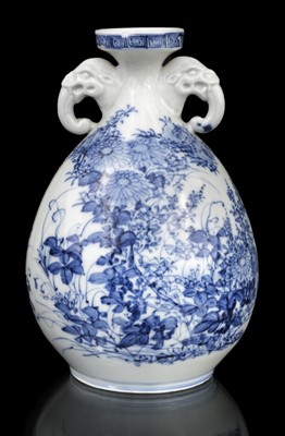 Lot 145 - Vase. Japanese Seto blue and white porcelain vase, Meiji period (1868-1912)