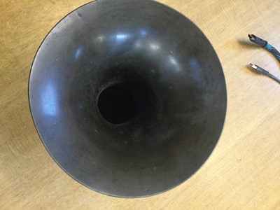 Lot 76 - Vase. Chinese archaic bronze Gu-shaped vase, early Qing Dynasty (17th/18th century)
