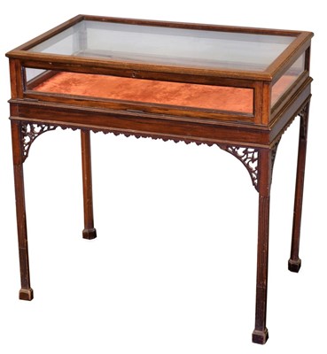 Lot 318 - Bijouterie Cabinet. A late Victorian mahogany and glass bijouterie / display cabinet