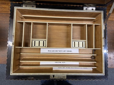 Lot 226 - Anglo-Indian. A George III period Anglo-Indian horn box circa 1820