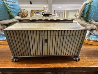 Lot 226 - Anglo-Indian. A George III period Anglo-Indian horn box circa 1820