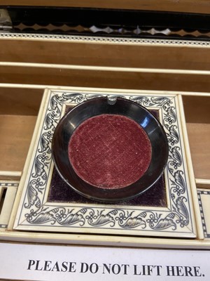 Lot 226 - Anglo-Indian. A George III period Anglo-Indian horn box circa 1820