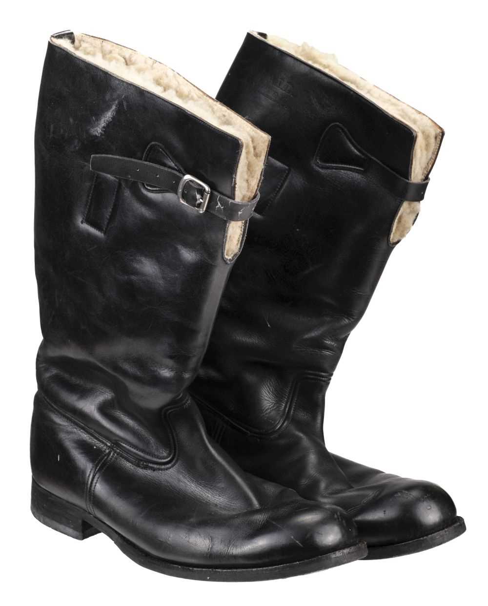 Lot 187 - Flying Boots. Pair of WWII RAF 1936 pattern black leather flying boots (size 8)