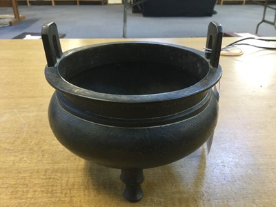 Lot 90 - Incense Burner. Chinese bronze incense burner, Qing Dynasty