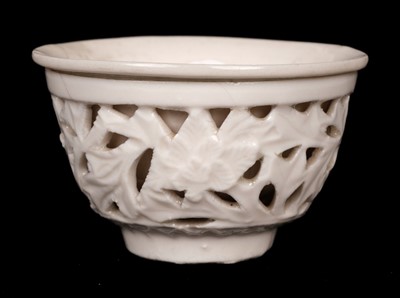 Lot 12 - Tea bowl. Double walled Blanc de Chine tea bowl circa 1700-1750