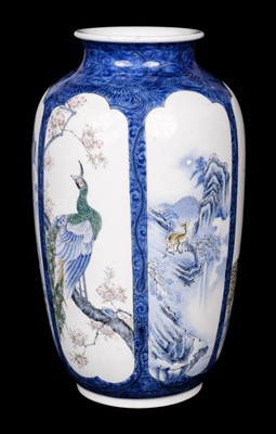 Lot 147 - Vase. 20th century Japanese porcelain vase