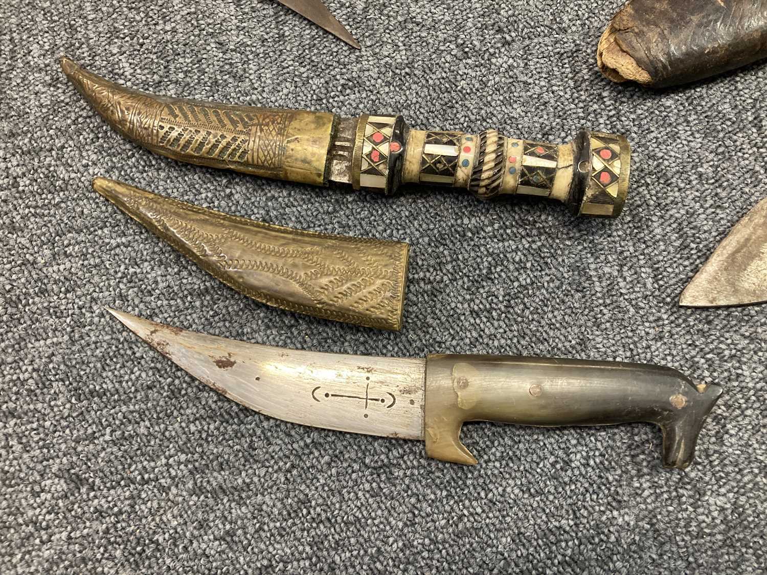 Lot 370 - Knives. A 19th century Indian katar and