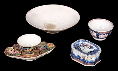 Lot 7 - Chinese ceramics, 18th century