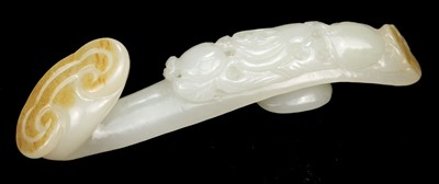 Lot 340 - Jade. Chinese jade belt hook