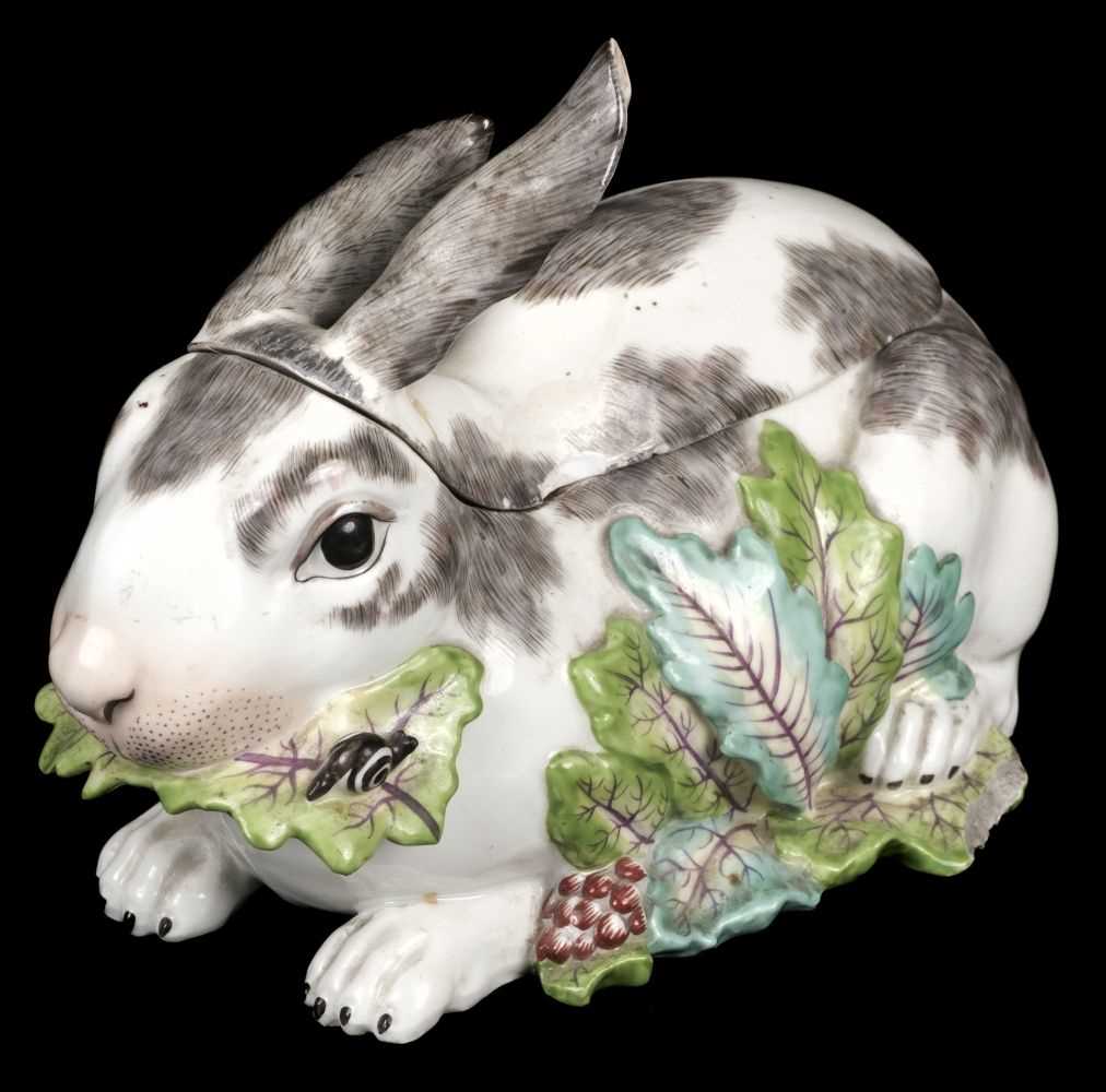 Lot 257 - Rabbit Tureen. Samson porcelain rabbit tureen and cover, circa 1870