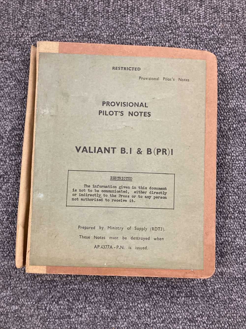 Lot 21 - Collection of 30 Pilots notes, 19.5 x 13 cm