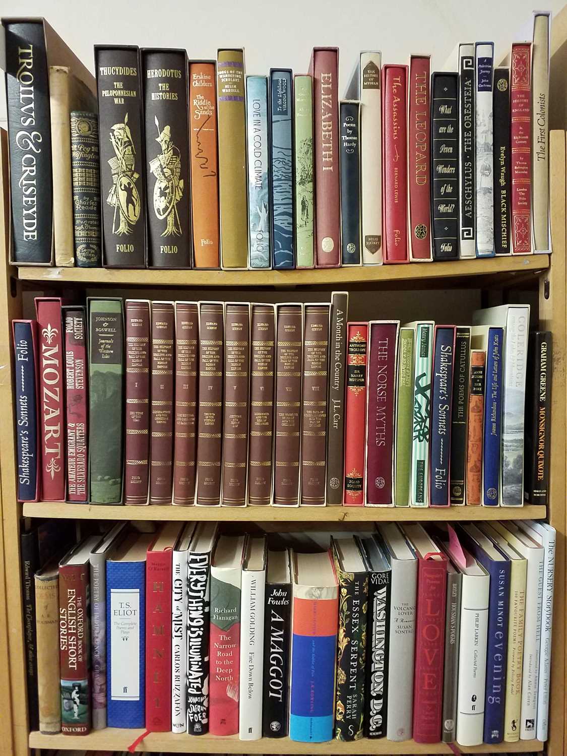 Lot 370 - Fiction & Poetry. A large collection of modern fiction & poetry