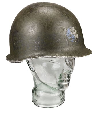 Lot 391 - WWII American M1 steel helmet of the 29th Infantry Division, circa 1944