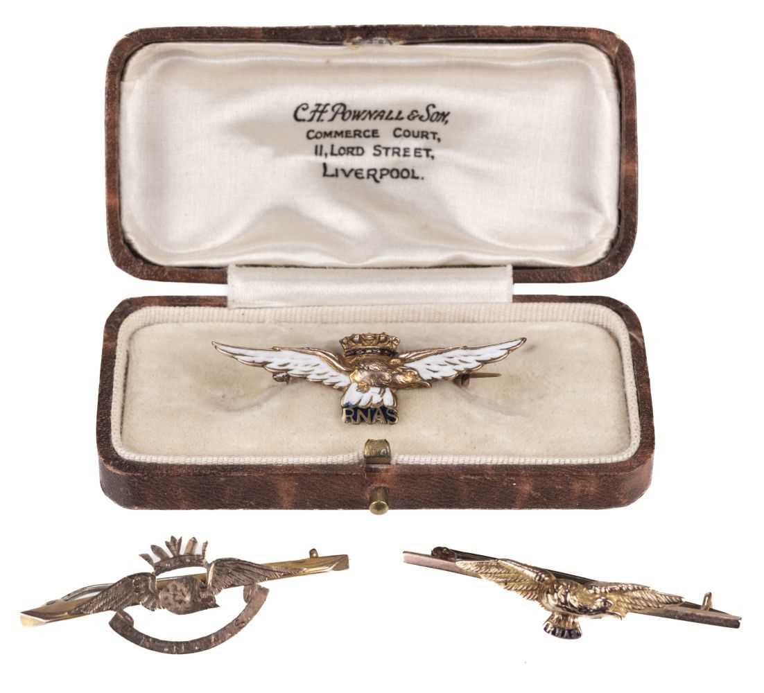 Lot 96 - Royal Naval Air Service. A 9ct gold RNAS sweetheart brooch, circa 1914-18