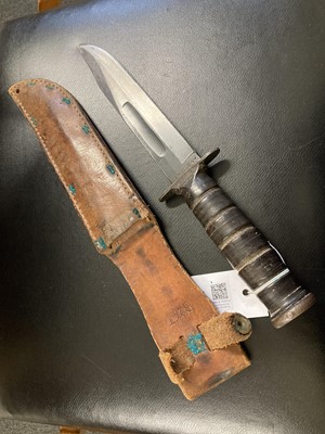 Lot 331 - Fighting Knives. WWII American fighting knives, including Marine Corps Camillus