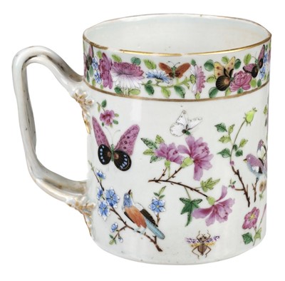 Lot 581 - Famille Rose. A Chinese famille rose porcelain mug, 18th century