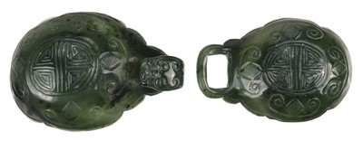 Lot 589 - Jade. Chinese spinach jade belt hook