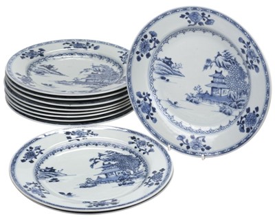 Lot 601 - Nanking Cargo. A collection of 11 Chinese blue and white porcelain plates, 1752