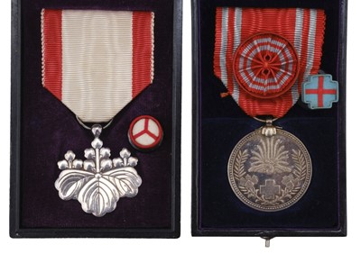 Lot 172 - Japan, Order of the Rising Sun, 8th Class breast badge and Red Cross medal