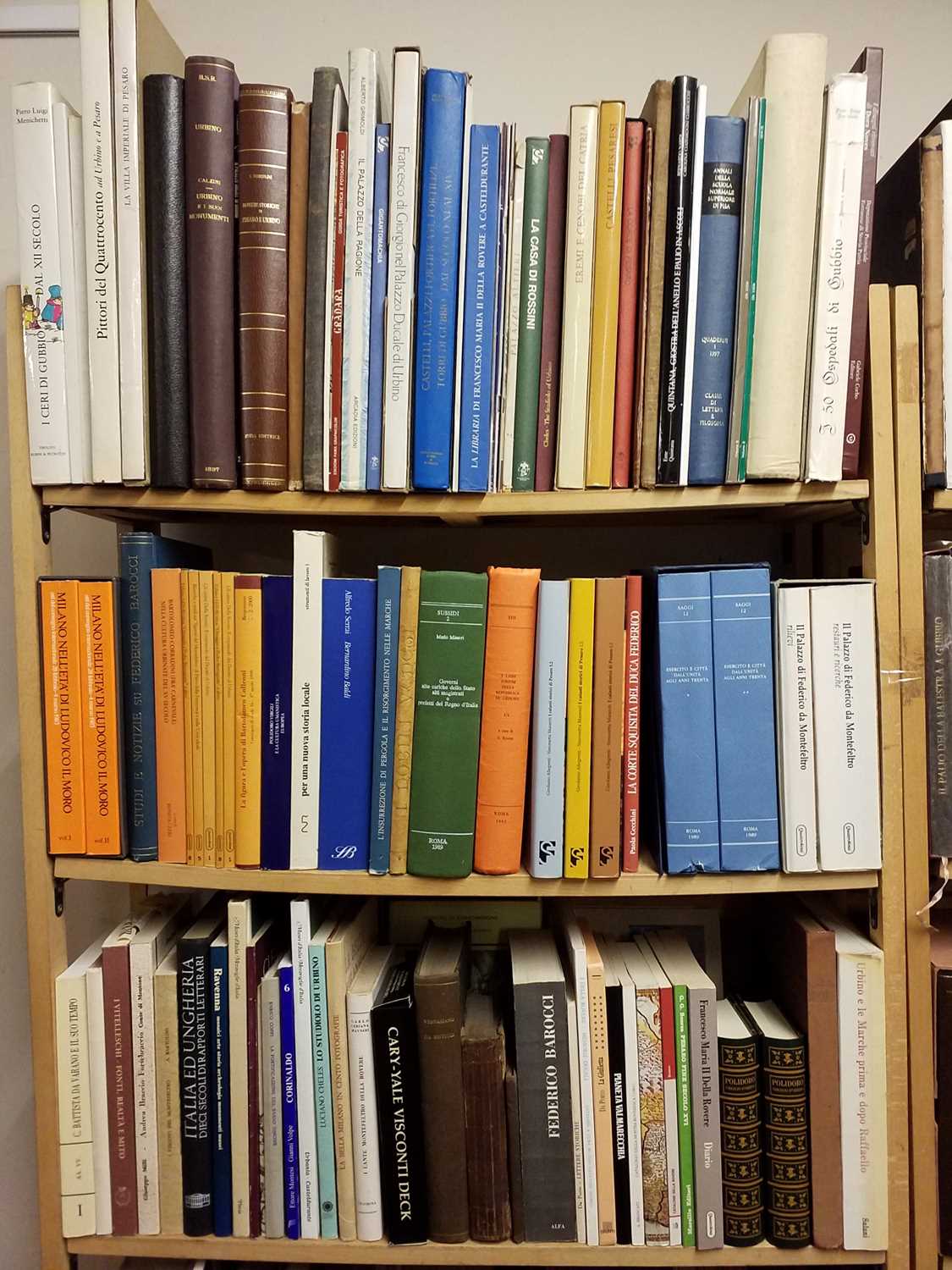 Lot 160 - Italian. A large collection of mostly modern Italian language reference