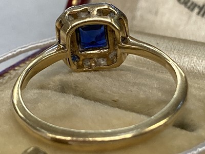 Lot 475 - Ring. An art deco 18ct gold and platinum ring circa 1920s