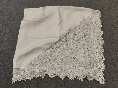 Lot 754 - Lace. A collection of lace and needlework items, 19th & 20th century