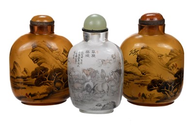 Lot 576 - Chinese Snuff Bottles. An inside painted glass snuff bottle