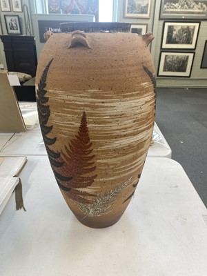 Lot 505 - Studio Pottery. An impressive studio pottery vase by Fumihiro Fuyushiba