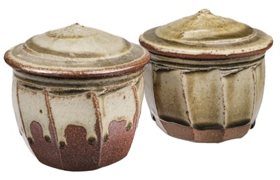 Lot 514 - Batterham (Richard, 1936-2021). A small cut sided stoneware jar and cover
