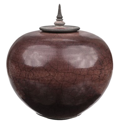 Lot 506 - Studio Pottery. An ovoid pottery vase and cover by Mieke Selleslagh (1954 -)