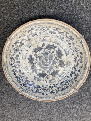 Lot 580 - Dish. A Vietnamese porcelain blue and dish, probably circa 1500