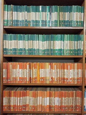 Lot 481 - Penguin Paperbacks. A large collection of mostly classic Penguin paperbacks, approximately 950 volumes
