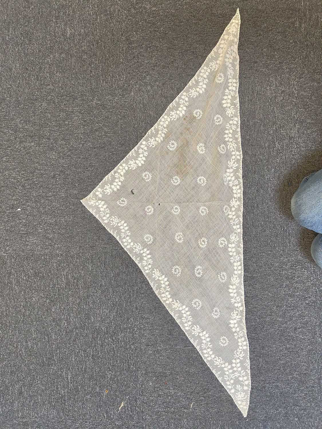 Lot 753 - Lace. A small collection of lace, mostly