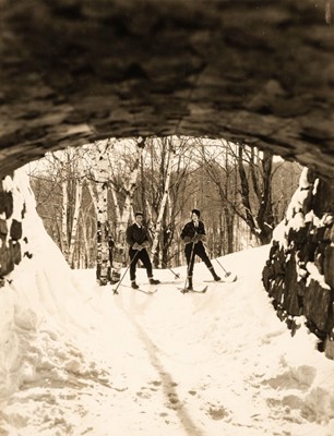 Lot 133 - Canada. A group of approximately 400 early press prints, many c. 1920s